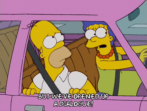 Un GIF des Simpsons avec Marge qui dit "We've opened up a dialogue"